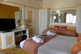 The three-bed-room Marais (26m2) is equipped with a double bed and a single bed